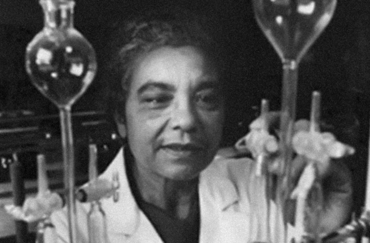 Black Scientists Mary Elliot Hill in her lab